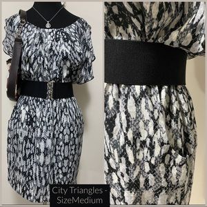 City Triangles-Sexy dress in a beautiful pattern